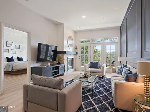 512 Creek View Ln, Roswell, GA 30075