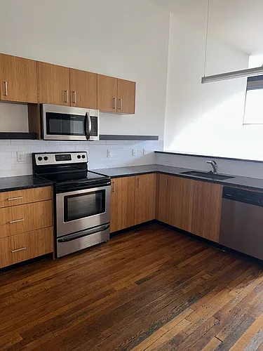 1322 W Broad St #3-B Photo 1