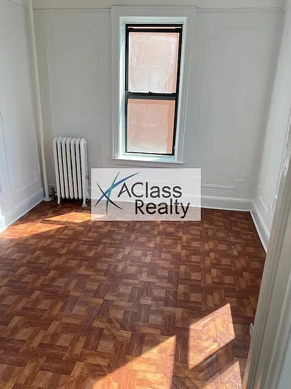 30-03 47th Street — Photo 4