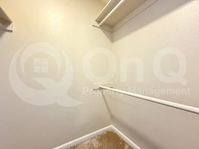1915 E Buena Vista Dr — Photo 27