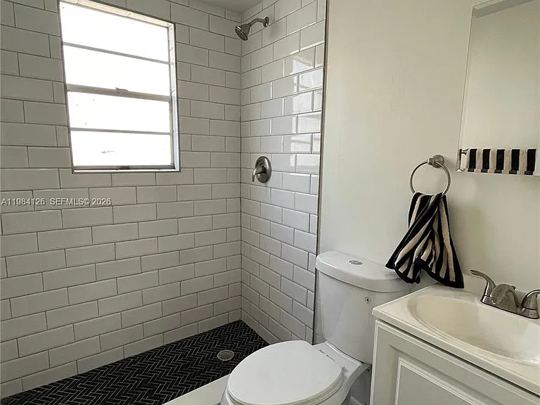 1317 NW 2nd Ave #10 — Photo 14