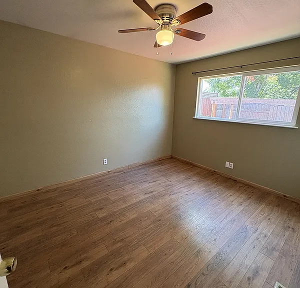 7631 Adrian Dr — Photo 15
