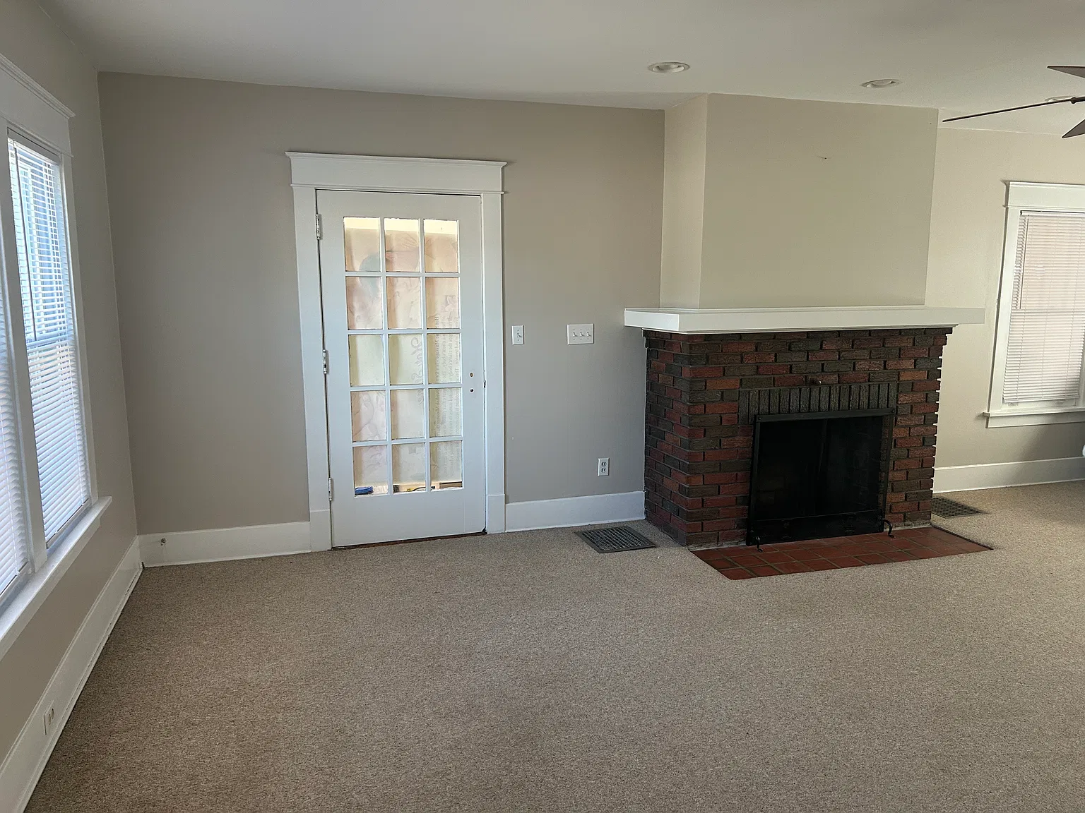 4 bed, 1.5 bath, 1950 sqft, $1,900 — Photo 3