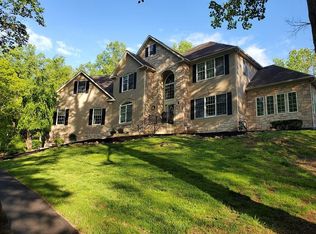 41 Sutton Farm Rd, Flemington, NJ 08822
