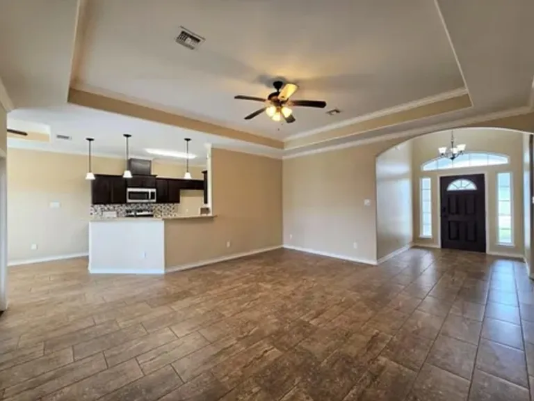1949 Admiral Ln — Photo 5
