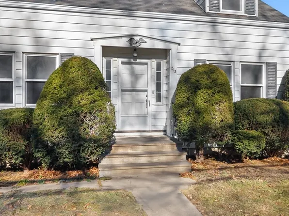 212 Pearl St, Gardner, MA 01440