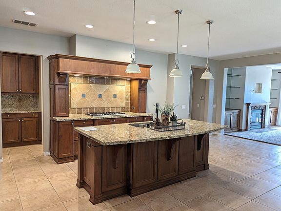3rd image of 28432 Marques Dr