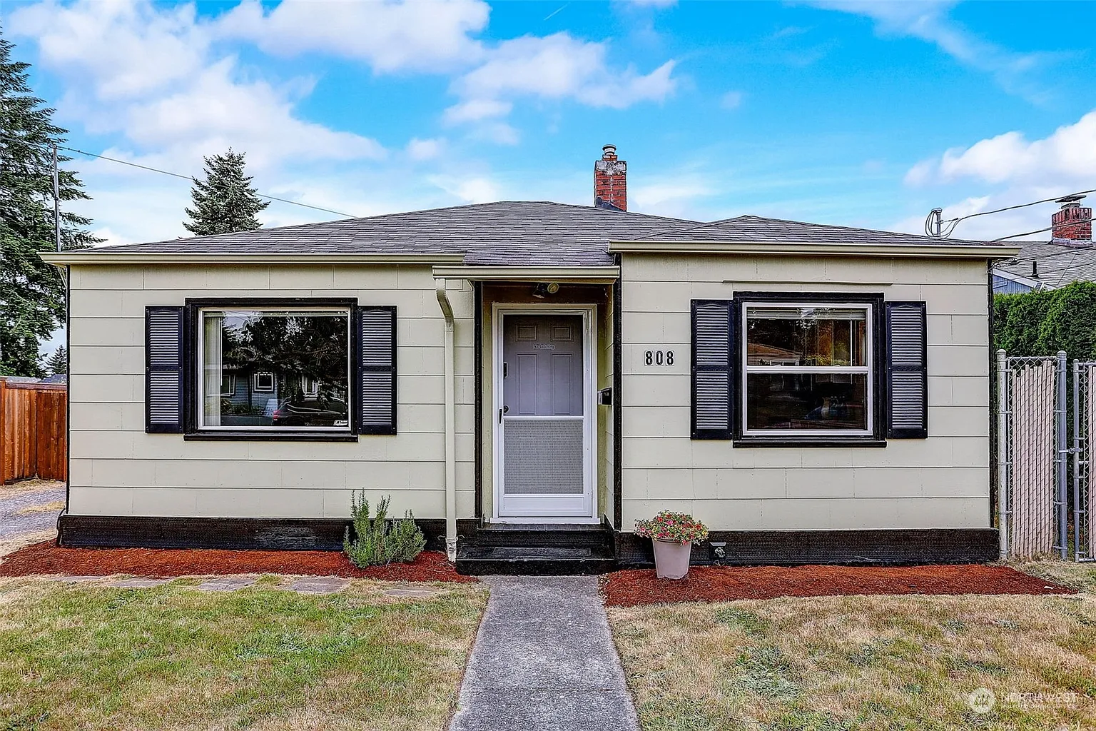 808 S Hawthorne Street photo 1