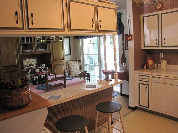4th image of 12382 Walnut Dr