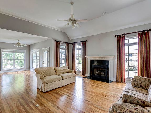 4th image of 7208 Claudes Creek Dr