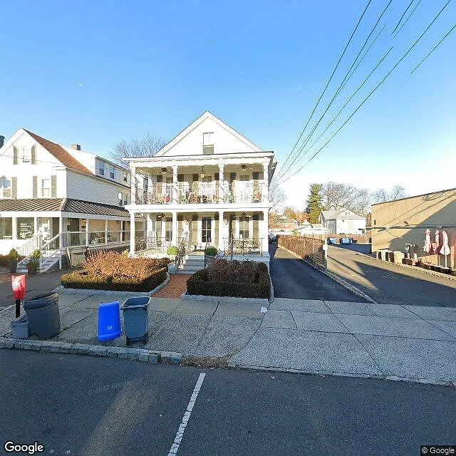 231 Elmer St #UPSTAIRS 2BR