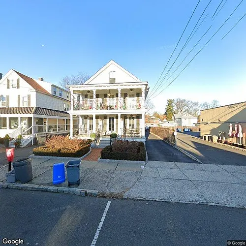 231 Elmer St #UPSTAIRS 2BR Photo 1