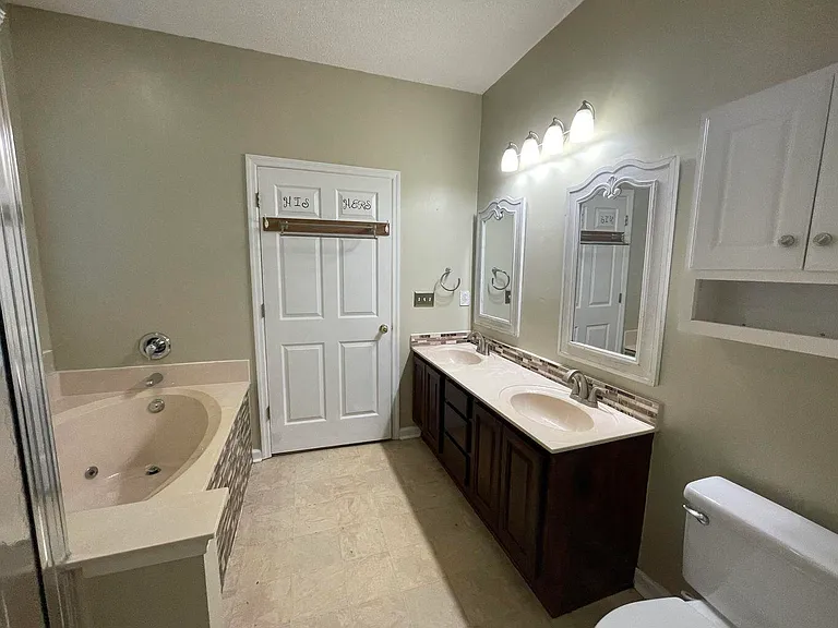 102 Adthan Cir — Photo 7