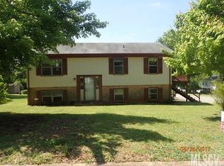 719 E 11th St, Newton, NC 28658