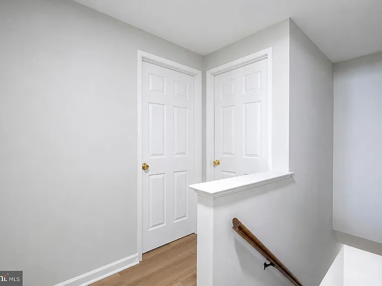 14435 Pebble Hill Ln S — Photo 23