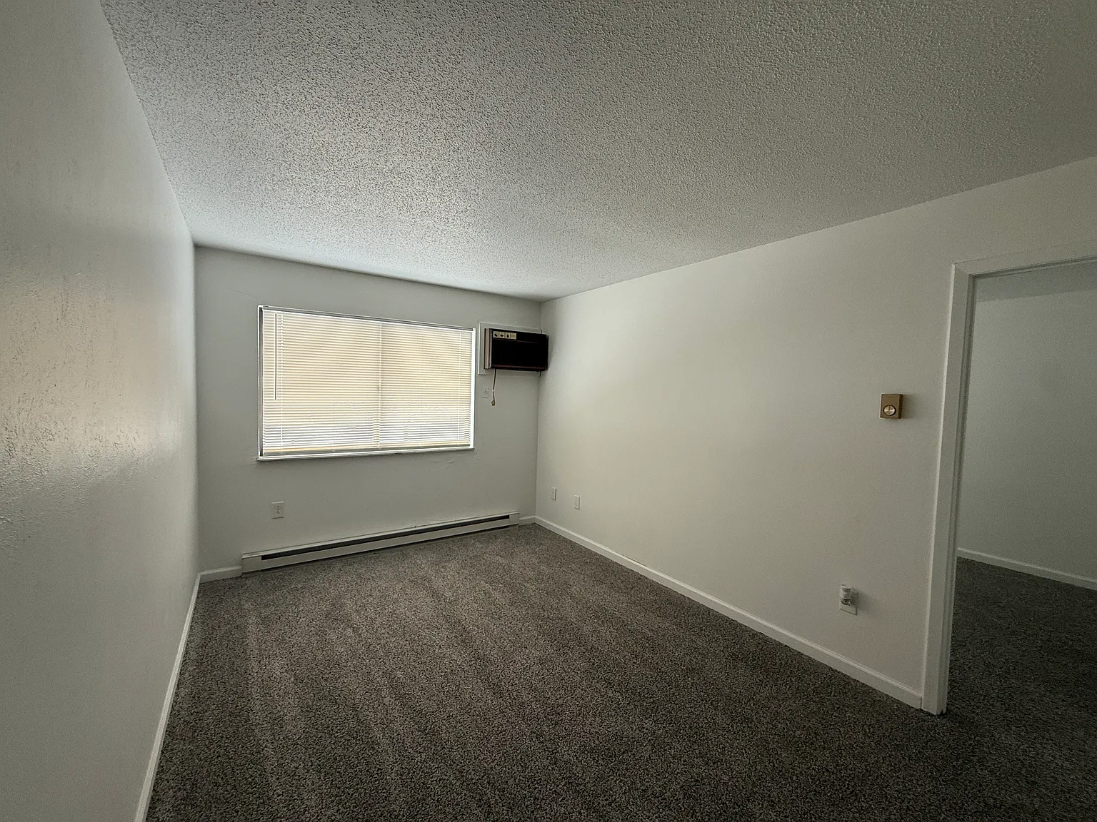 Mensah Apartments Toledo — Photo 1