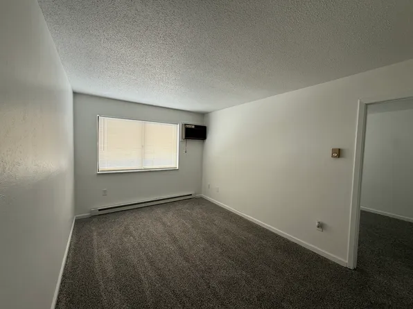 Mensah Apartments Toledo, 3025 Glanzman Rd APT 14, Toledo, OH 43614