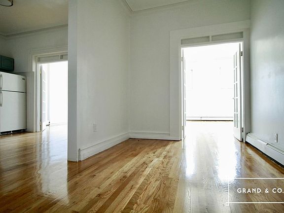 5th image of 649 Manhattan Ave APT 2F