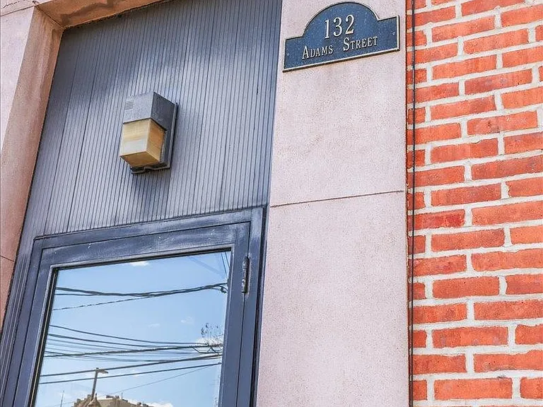 132 Adams St #2 — Photo 20