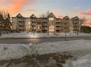 4015 Kilmer Dr #110, Burlington, ON L7M 4M4