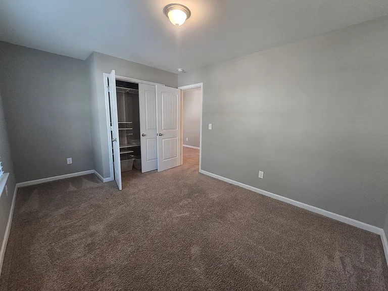 3917 Valley Side Ct — Photo 36