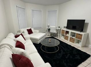 180 L St #2, South Boston, MA 02127