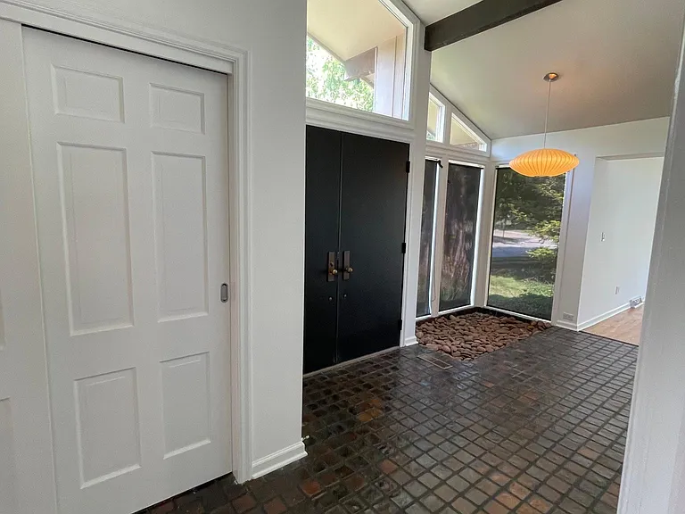 Entry way
