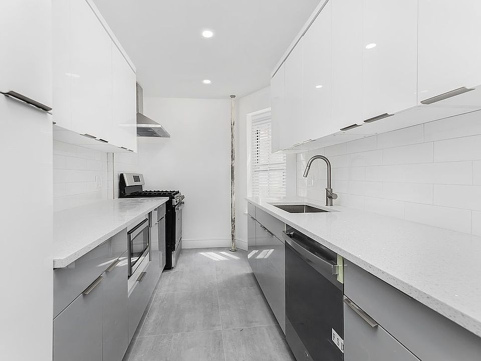 1st image of 100 Park Ter W APT 4D