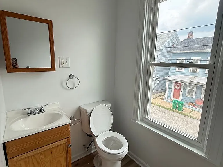 156 E Penn St — Photo 9