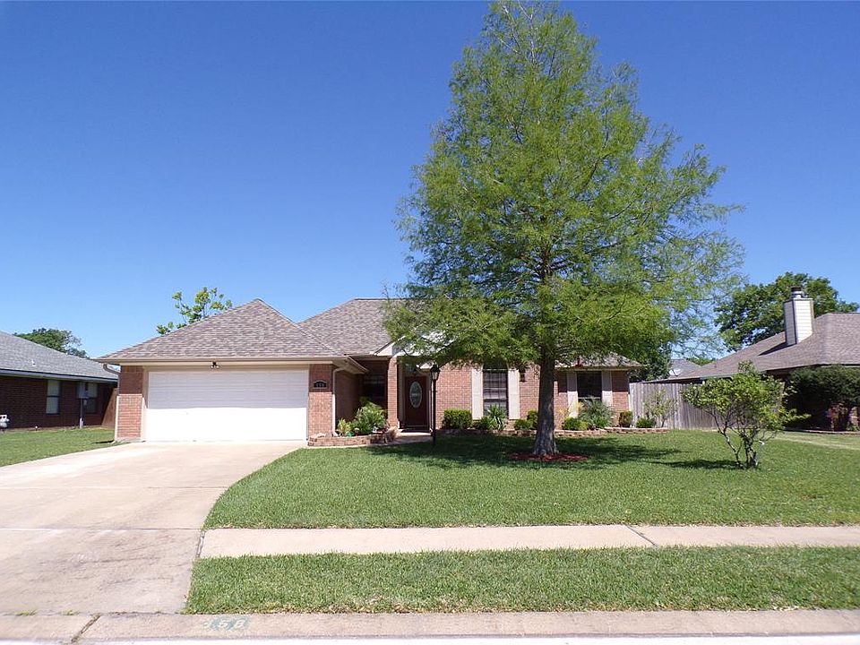 1st image of 158 Silverbell Cir