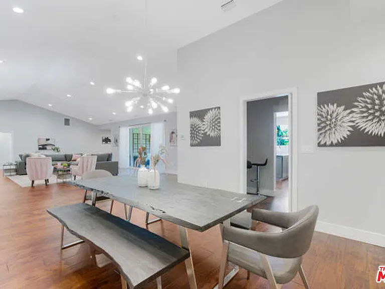 5907 Jumilla Ave — Photo 7