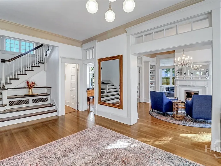 602 E Victory Dr — Photo 4