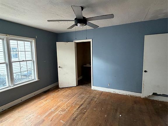 5th image of 712 E Gladys St