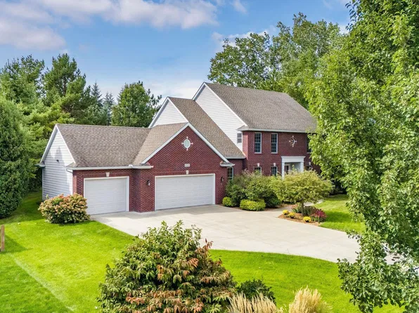 6203 Peachtree Cir, Midland, MI 48642
