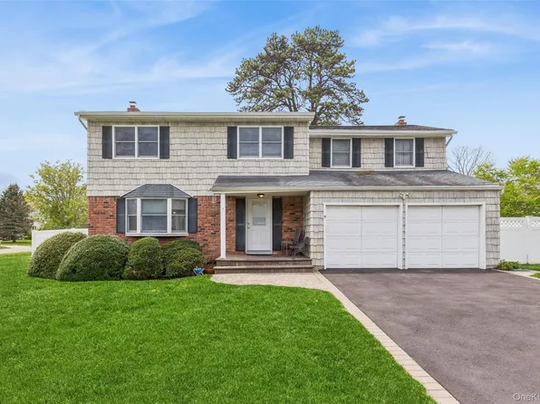 2 Garvey Drive, Hauppauge, NY 11788