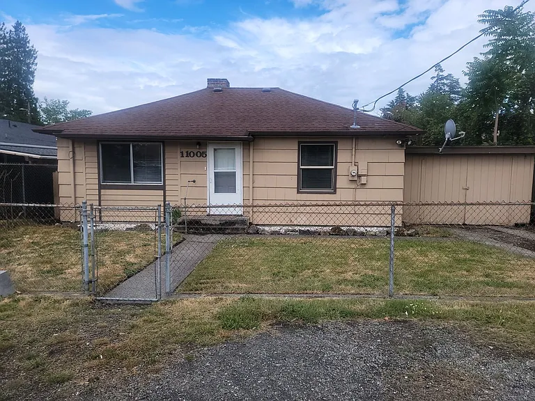 11005 Yakima Ave S — Photo 1