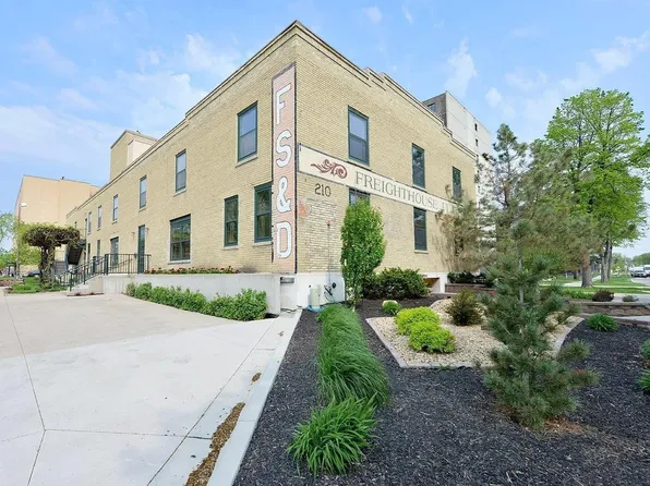 210 11th St N APT 104, Fargo, ND 58102