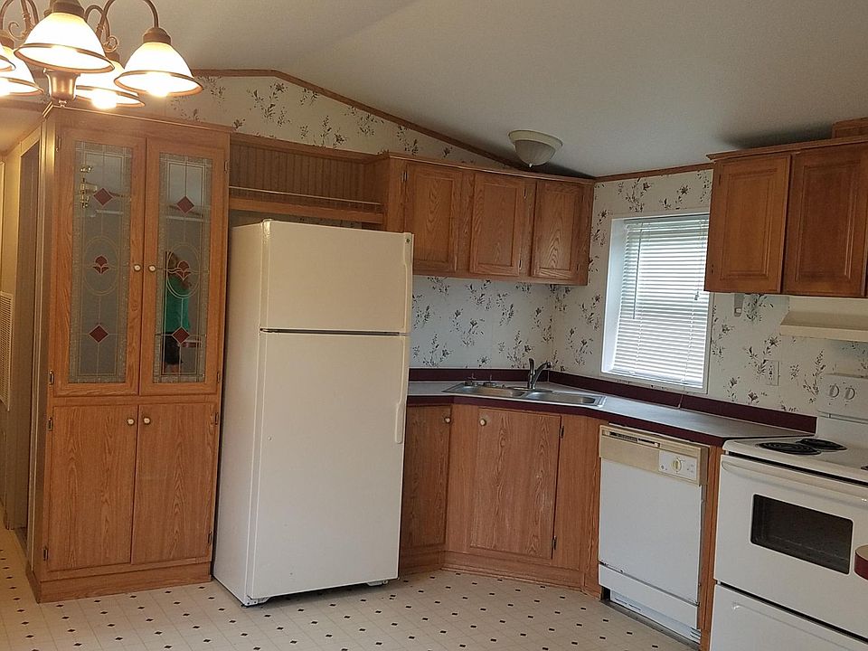 Large Kitchen with numerous cabinets