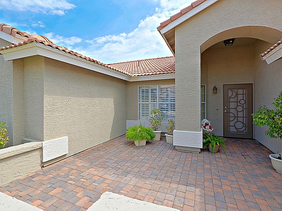 3rd image of 7633 W Maui Ln