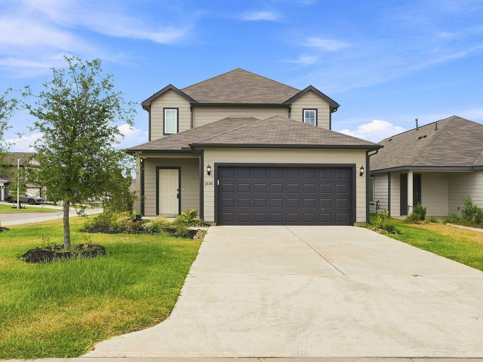 5 bed, 3.5 bath, 2622 sqft, $2,700 — Photo 1