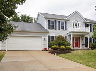 2431 Greenview Dr, Uniontown, OH 44685