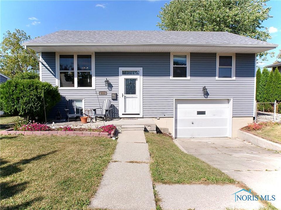 1st image of 215 Earl St
