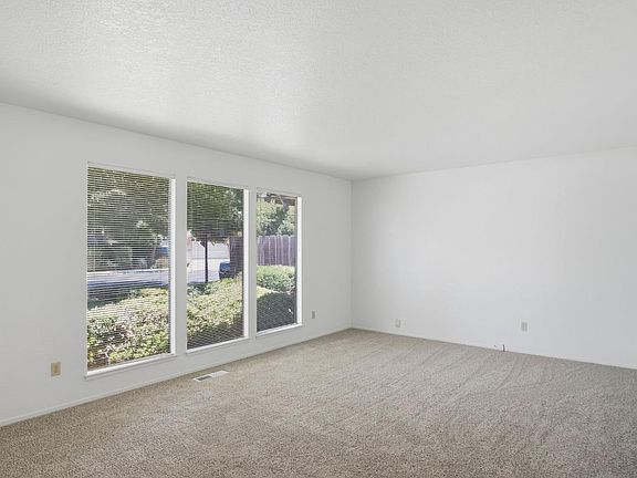5th image of 3712 Springcreek Dr