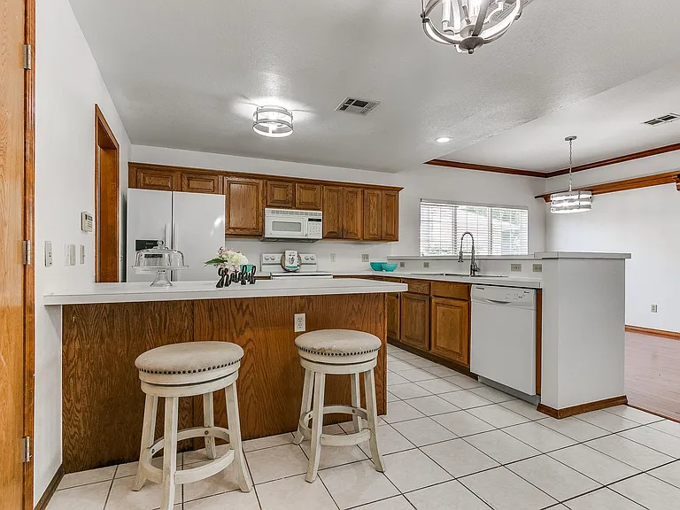 6439 Masons Dr — Photo 25