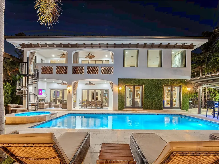 2430 Castilla Isle — Photo 9