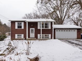 993 Meadow Ln, Elgin, IL 60123