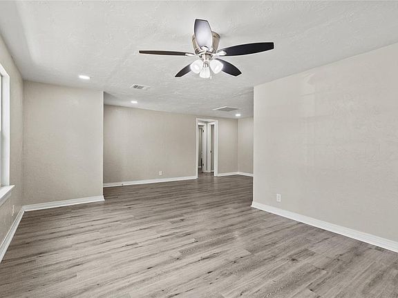 3rd image of 621 N 5th St