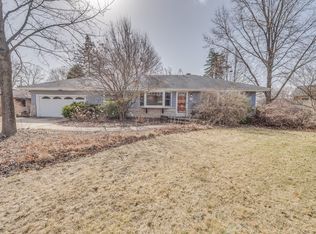 975 Oakdale Dr, Elgin, IL 60123