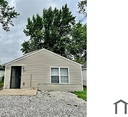 4 bed, $2,200 — Photo 2