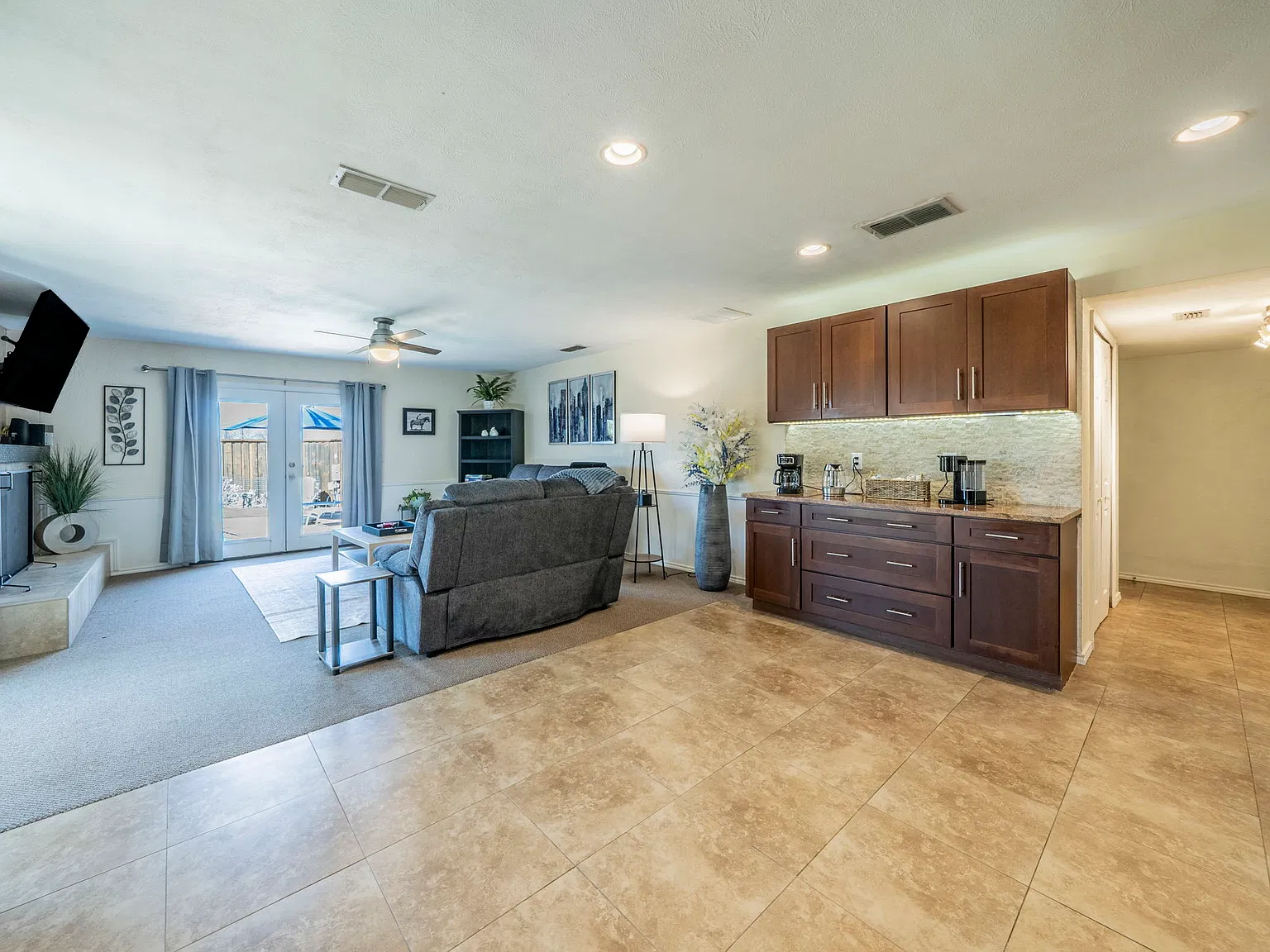 3 bed, 1946 sqft, $5,000 — Photo 4